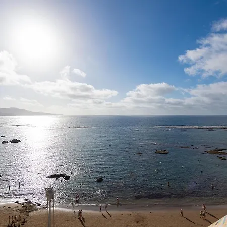 A Few Steps From Paradise Apartment *
