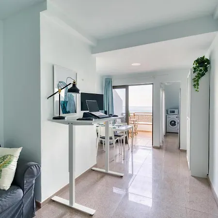 A Few Steps From Paradise Apartment *